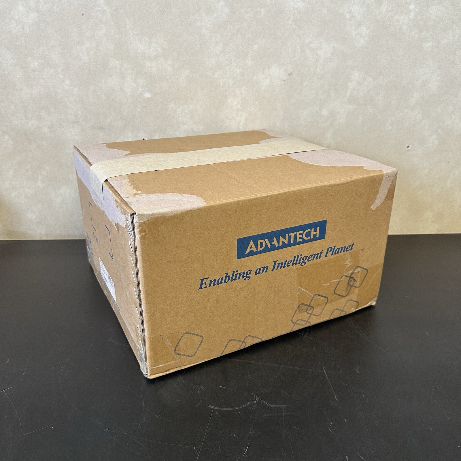 Advantech MIC-7700 Desktop Compact Fanless