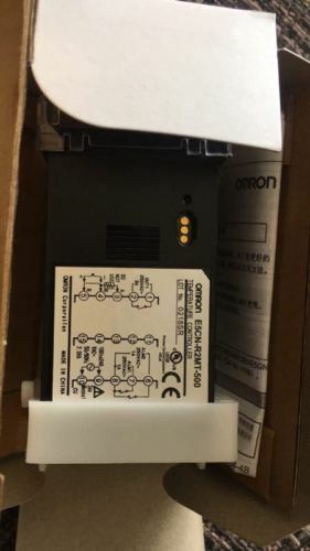 Long warranty New OMRON Temperature Controller E5CN-R2MT-500 100-240V