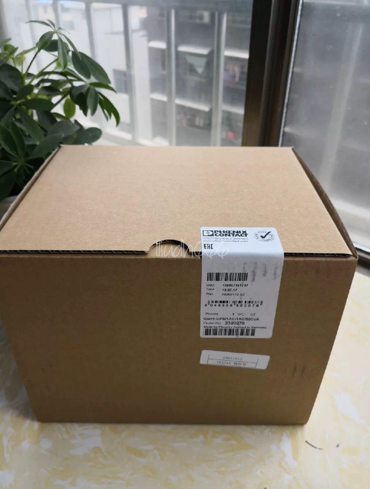 One Phoenix Contact 2320270 Power supply QUINT-UPS/1AC/1AC/500VA new