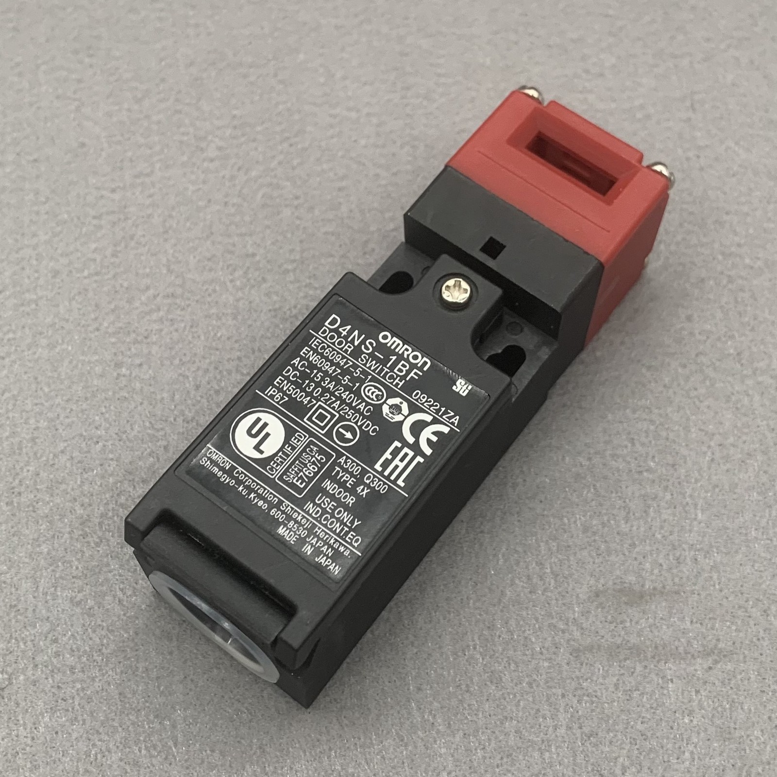 Omron Safety Door Switch D4NS-1BF D4NS1BF New In Box Free Ship US