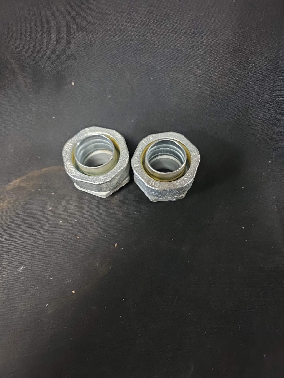 2 – 1 1/4″ NOS Straight Liquidtite Conduit Zinc Diecast Connector
