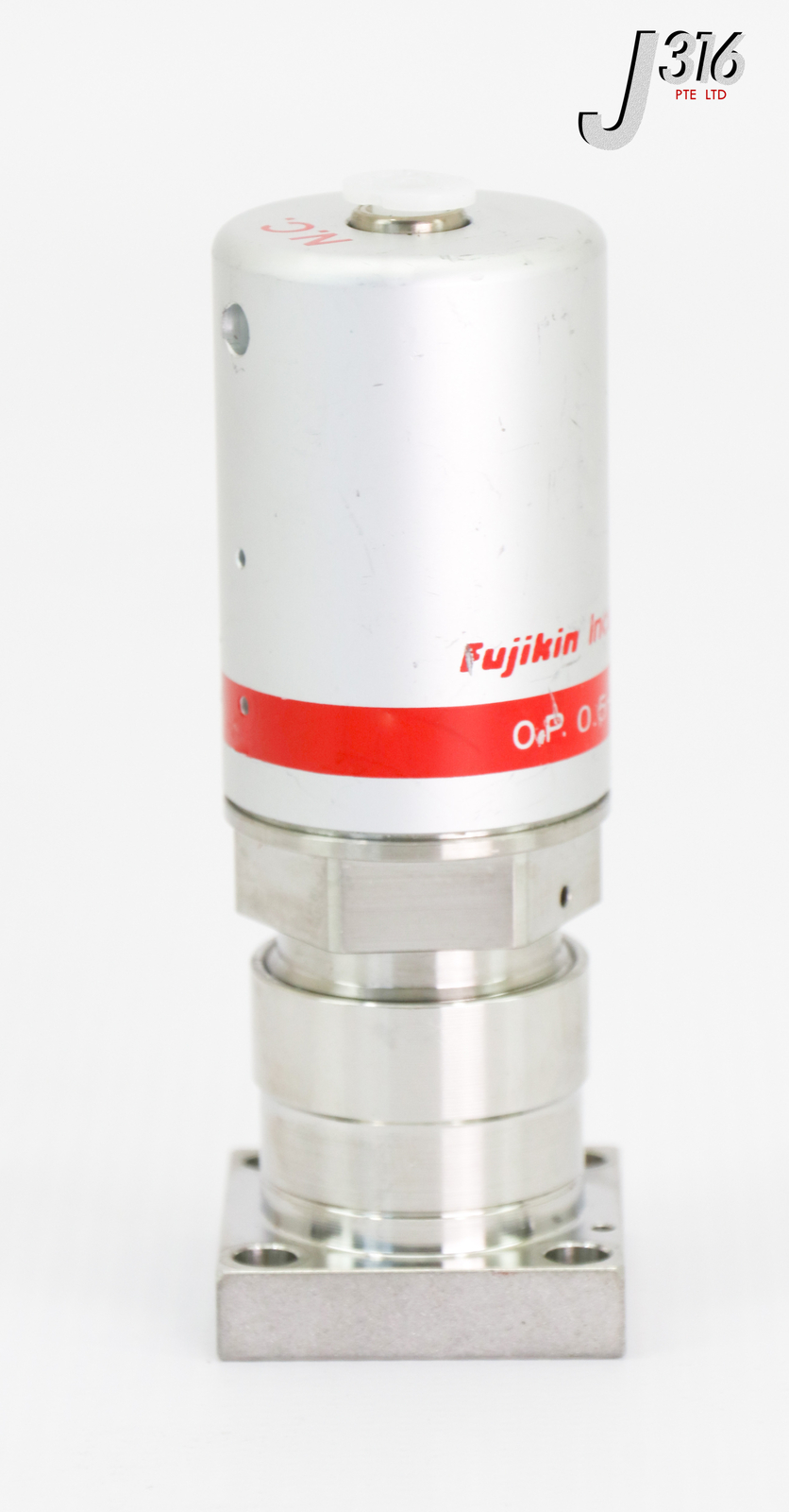L3846 (LOT OF 30) FUJIKIN DIAPHRAGM VALVE, TYPE N.C., O.P. 0.5~0.6MPA 565601