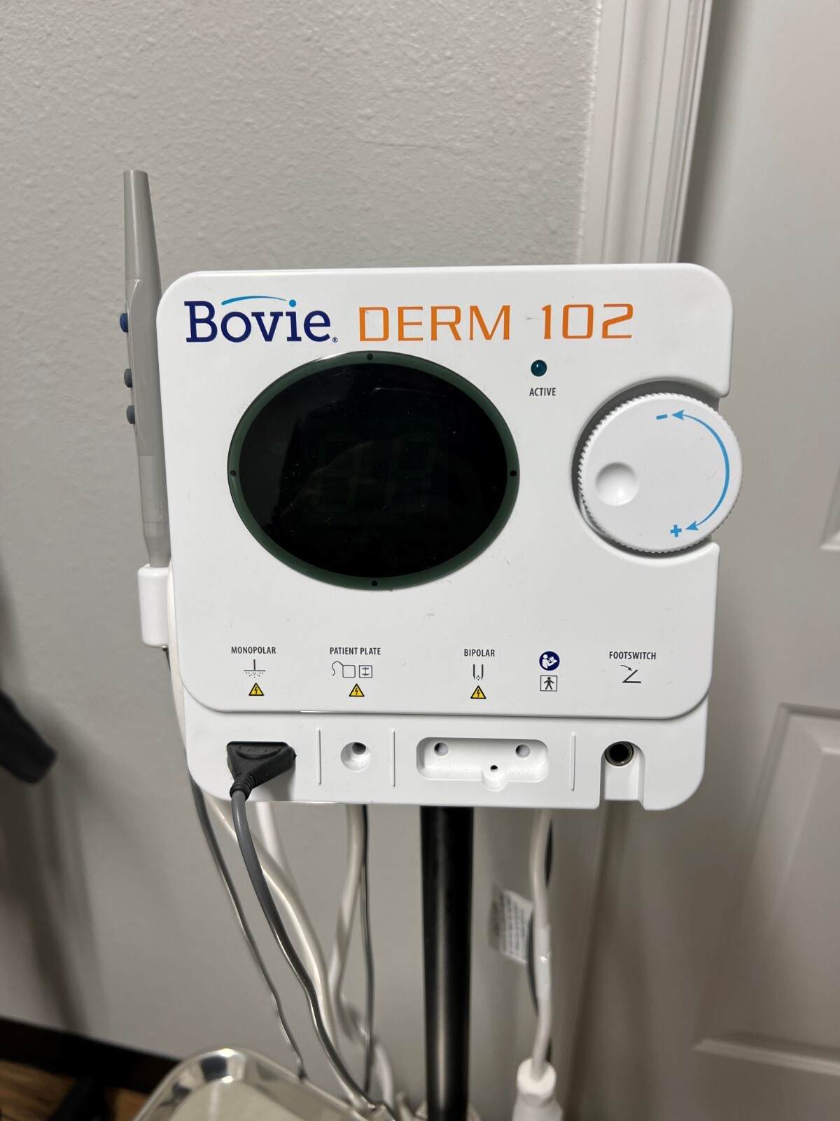 Bovie Derm102 High Frequency Desiccator with Bipolar