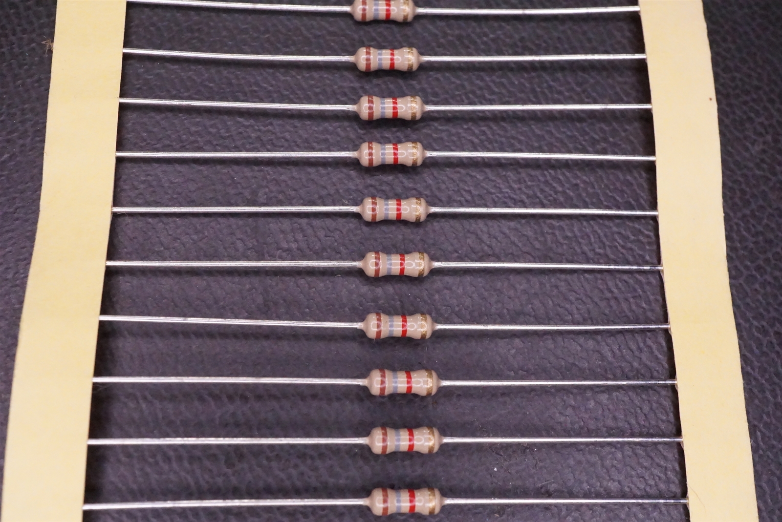 Lot of 250 CF1/4CT52R182J KOA Carbon Film Resistor 1.8K Ohm 5% 250mW 1/4W Axial