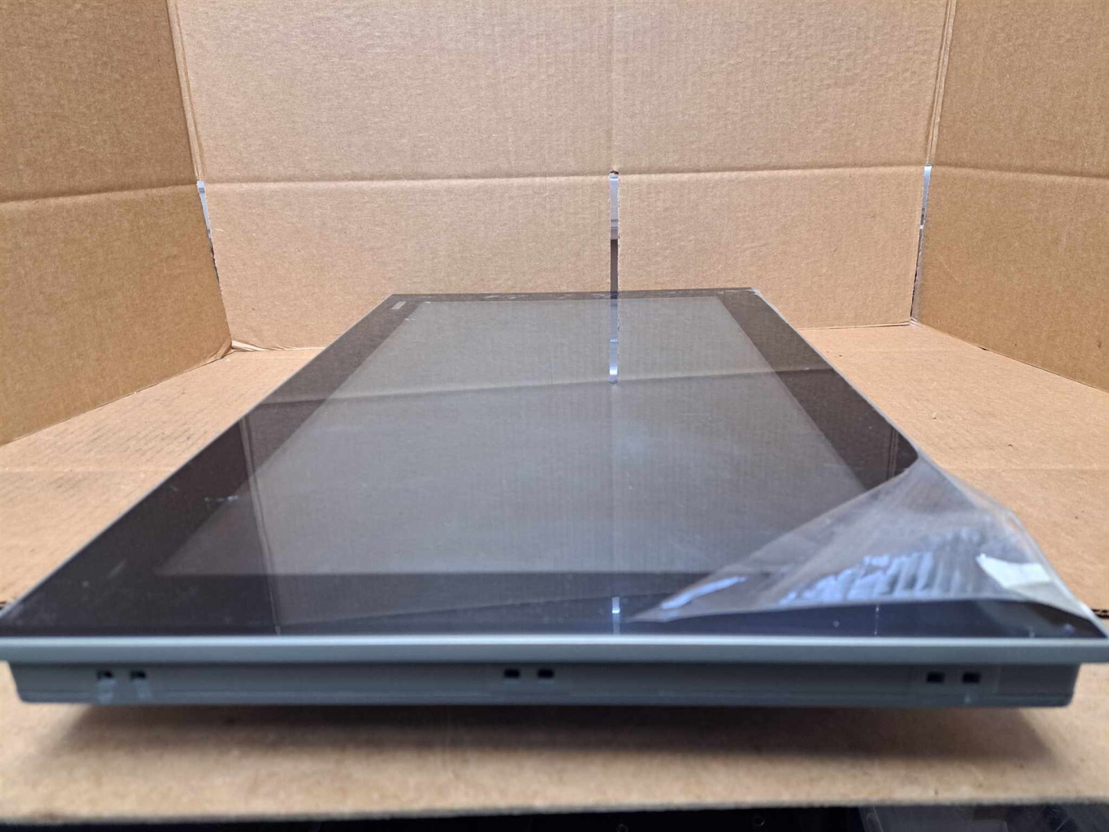 Advantech Industrial Touchscreen Monitor Model No. FPM-7211W-P3AE