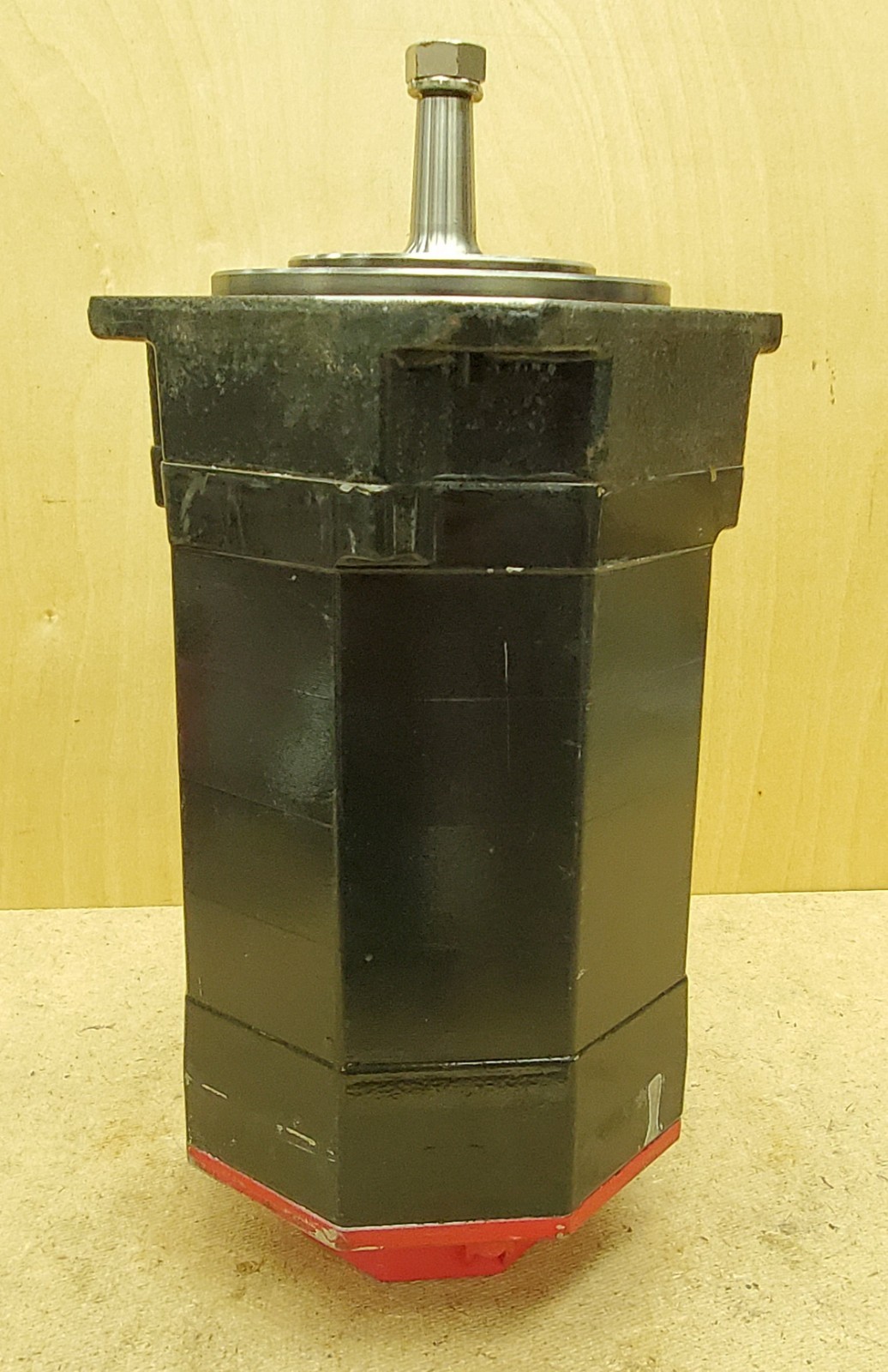 Fanuc A06B-0227-B300 Servo Motor 1.6 KW 3000 RPM 230VAC 3~ A860-2000-T031 – NICE