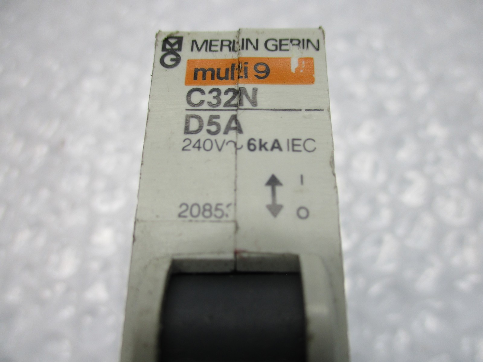 MERLIN GERIN 20853 C32N BREAKER 1POLE 5AMP NSNP