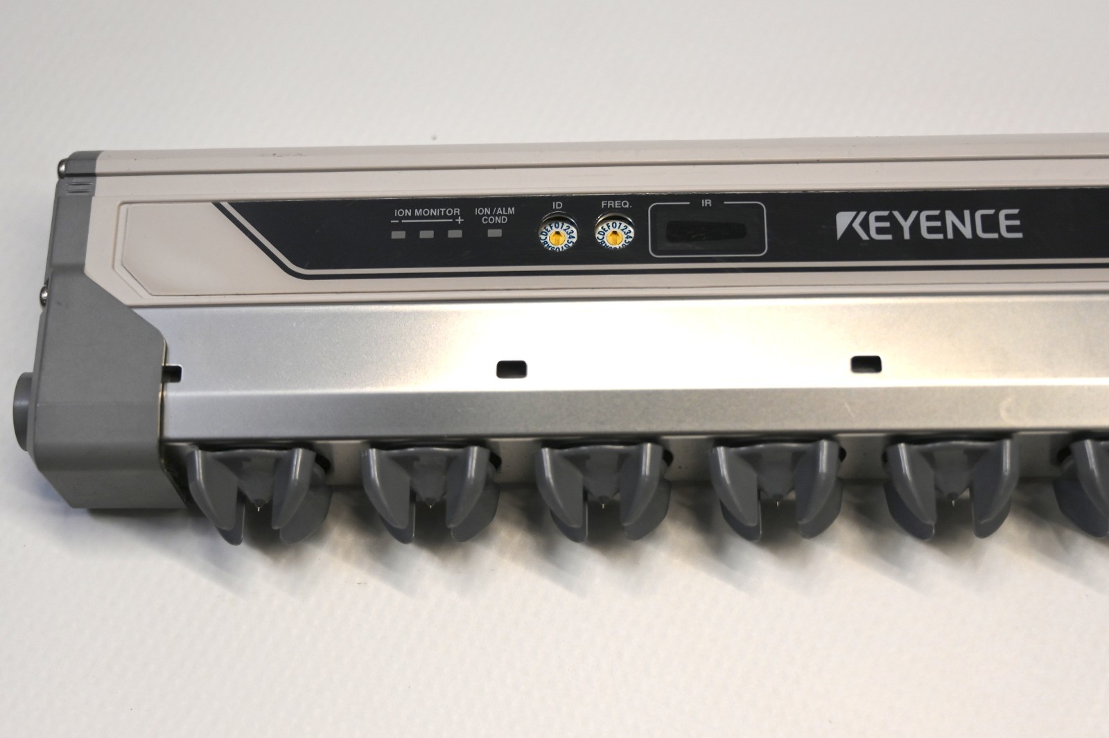 Keyence SJ-E036H Electrostatic Eliminator Ion Bar High-Speed Sensing Ionizer