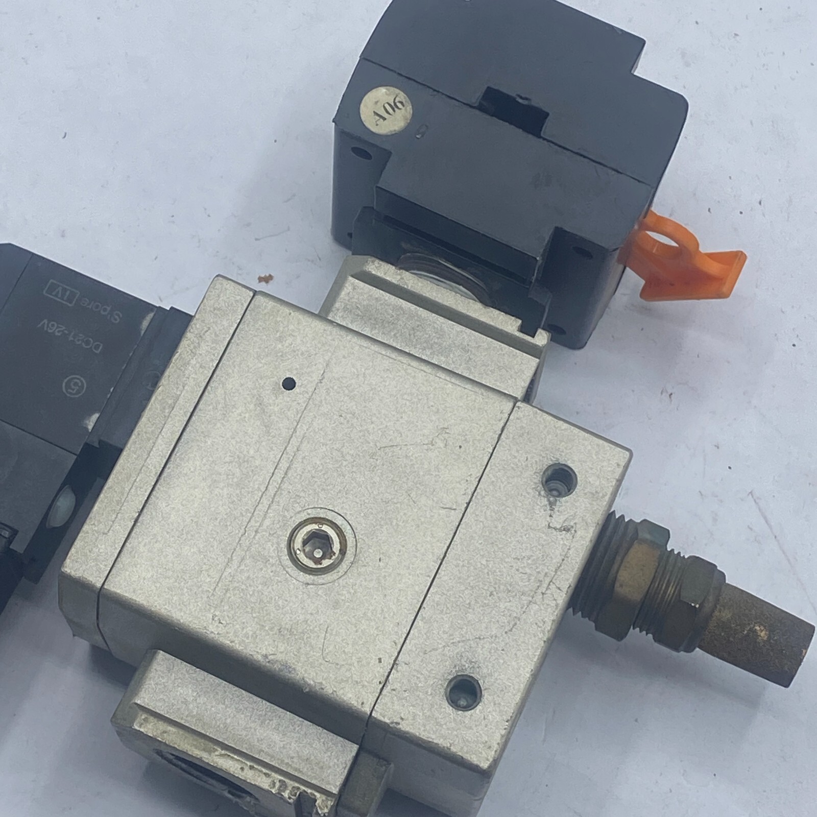 SMC NAV4000-N04-5DZB SOLENOID VALVE SOFT START W/WILKERSON V18-04-0000 VALVE 🎯