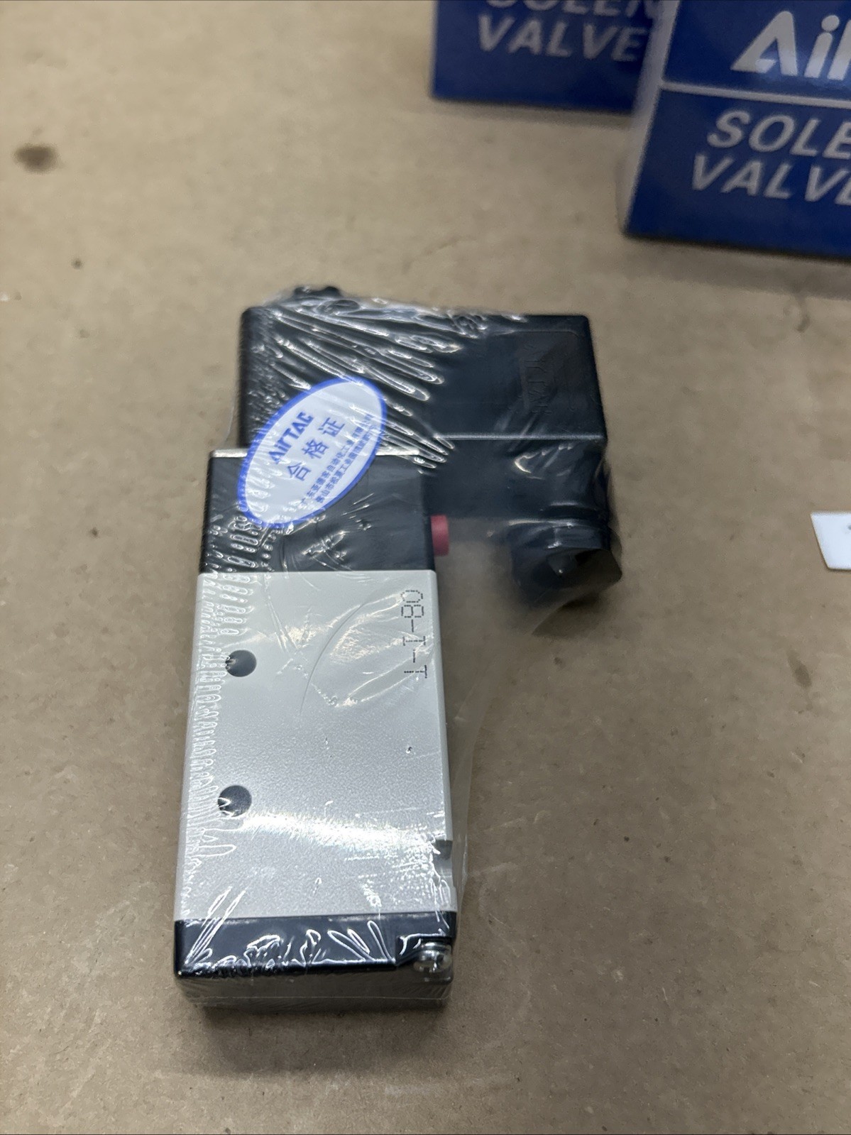 (2) New AIRTAC 4V210-08& (1) 06 Solenoid Valves 0.15-0.8MPa 3 NIB + Warranty