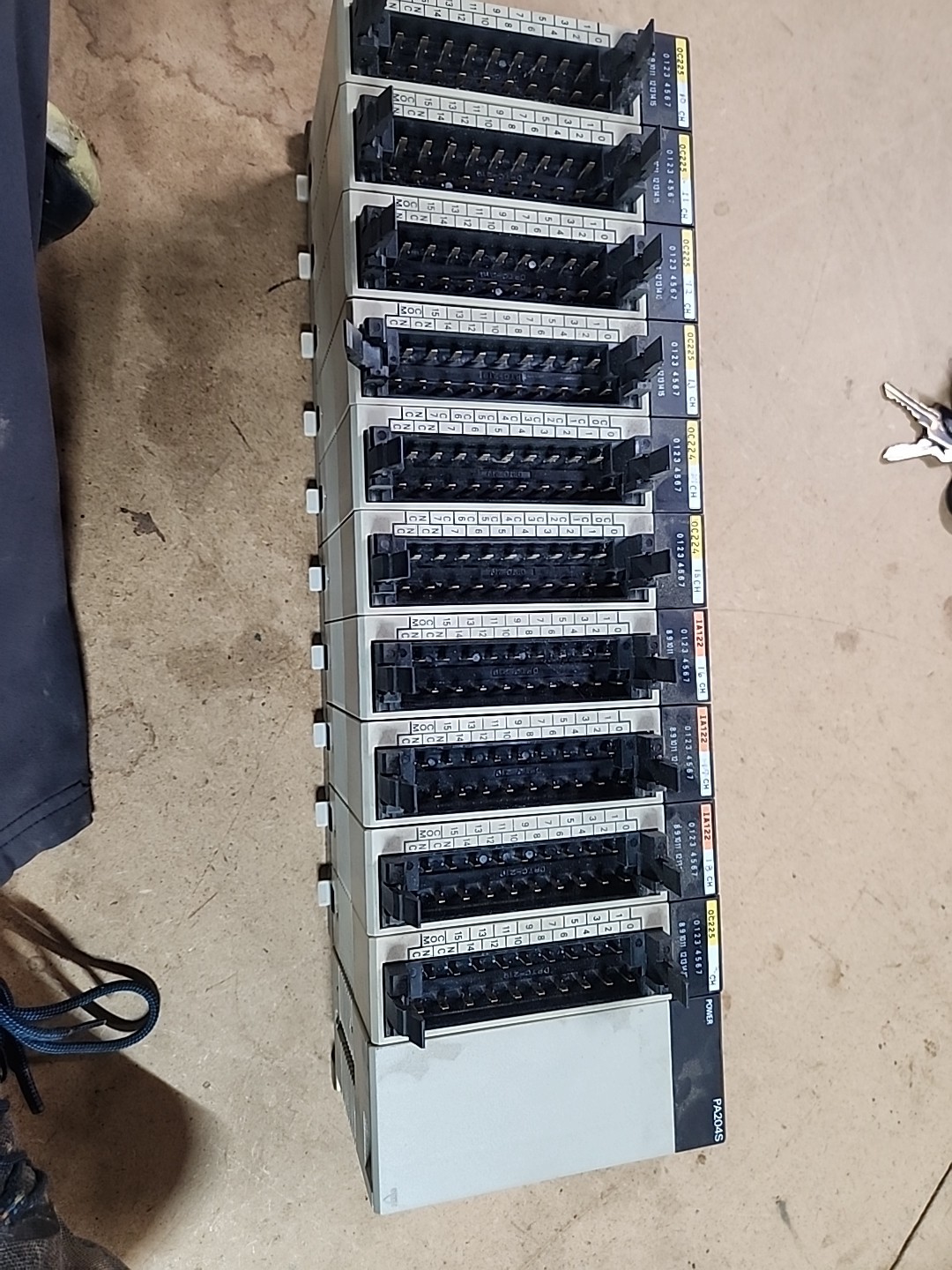 Omron C200HW-BI101-V1 PLC Module /w 10 Modules + psu PA204S OC225 OC224 IA122