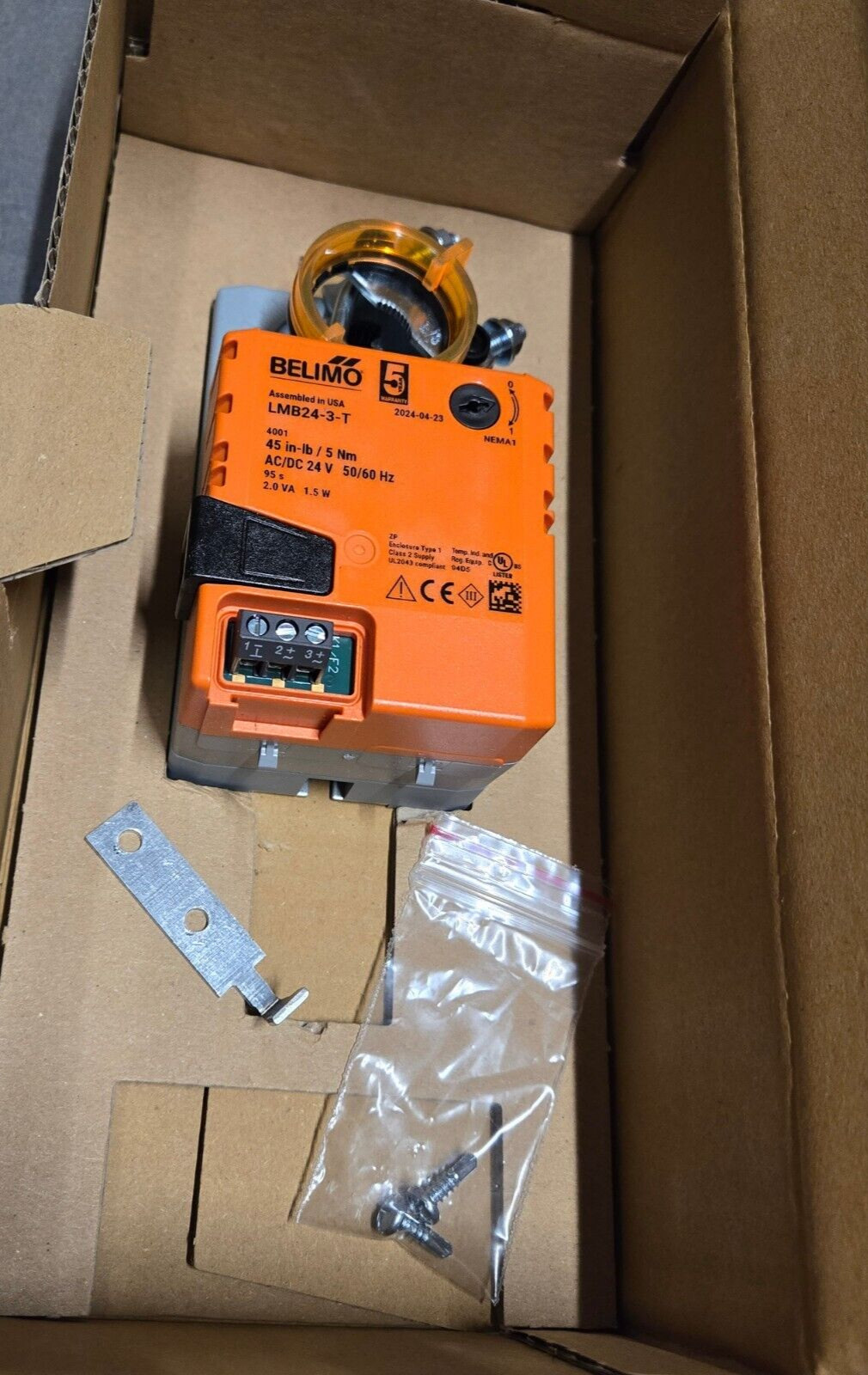 Belimo LMB24-3-T 3-Wire Floating Zone Damper Actuator W/ Bracket *BRAND NEW*