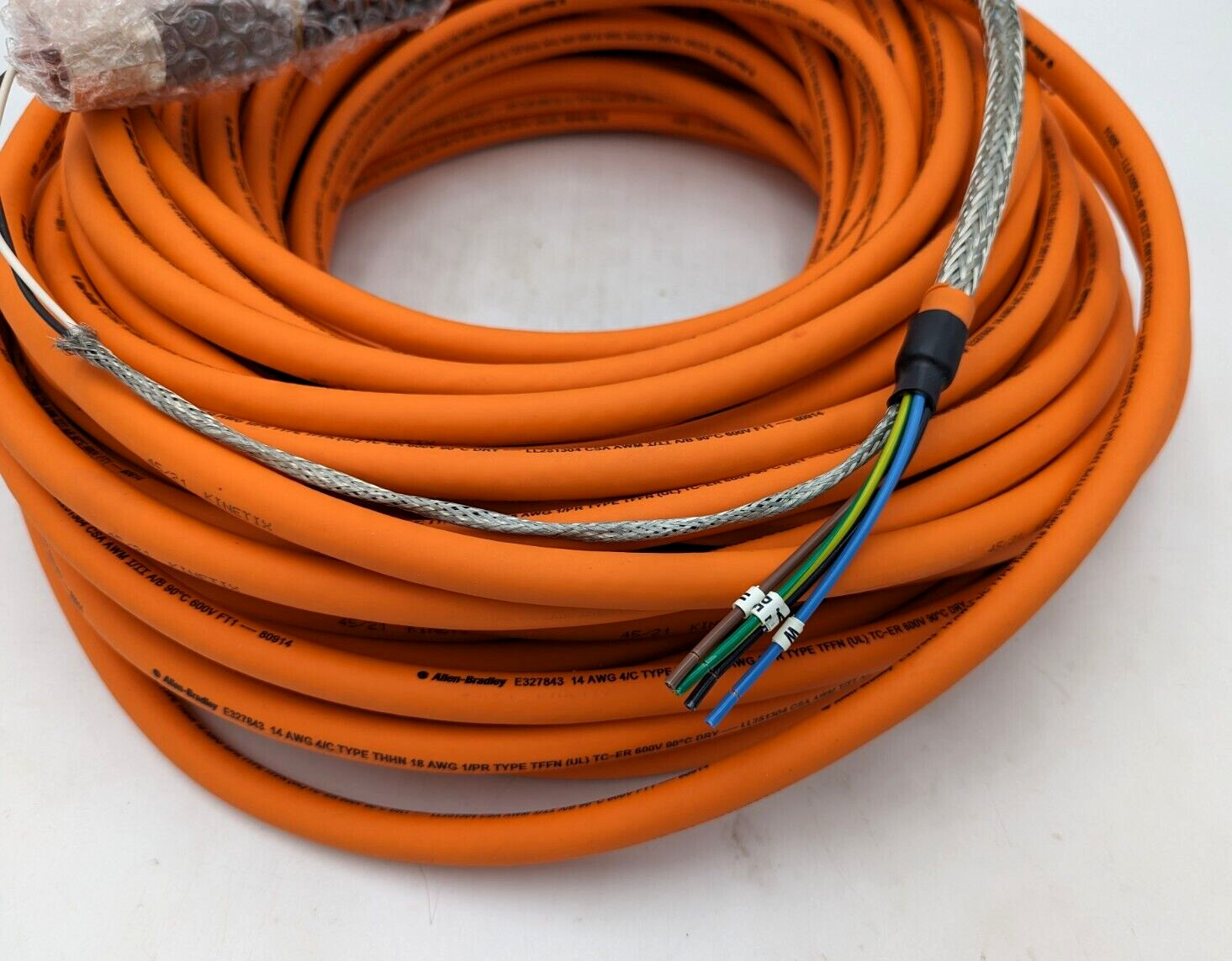 Allen Bradley 2090-CPBM7DF-14AA40 motor power cable with brake, 40m
