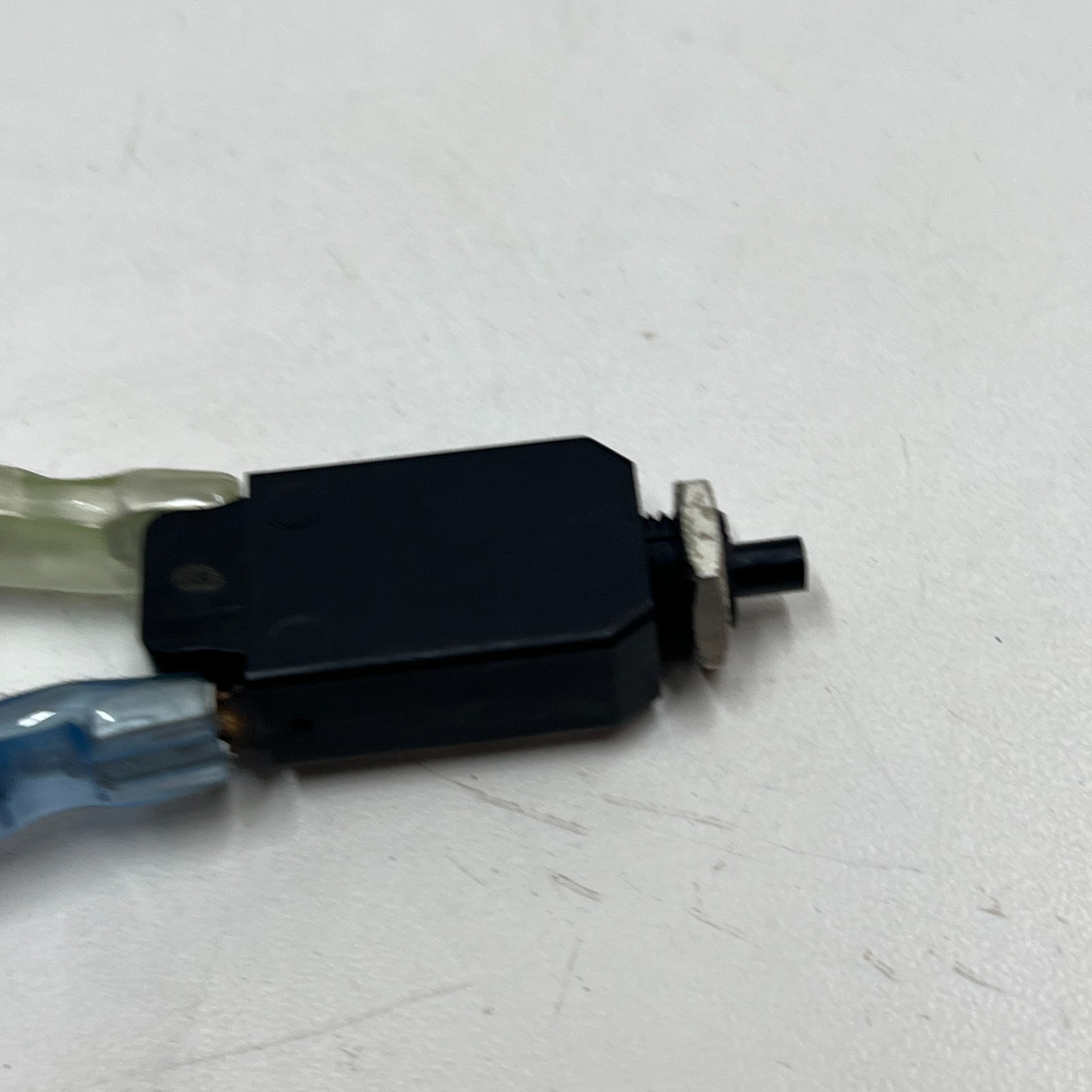 1Pc SCHURTER T11-211 4.5A 4 Thermal Circuit Breaker T11-211 Series 1 Pole