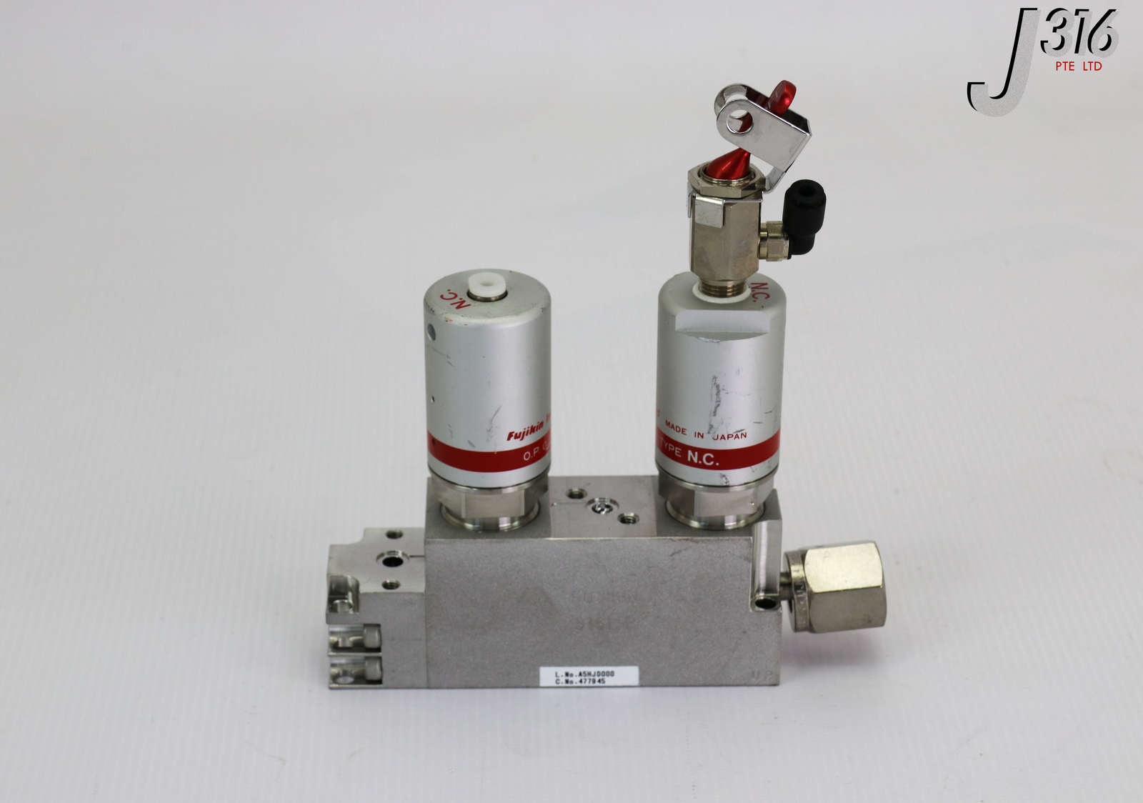 L16960 (LOT OF 20) FUJIKIN DIAPHRAGM BLOCK VALVES, N.C., O.P. 0.5~0.6MPA 477945