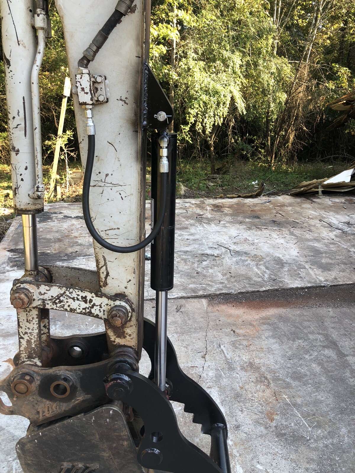 Takeuchi TB135 TB035 Pin On Hydraulic Thumb Clamp Grapple Kit