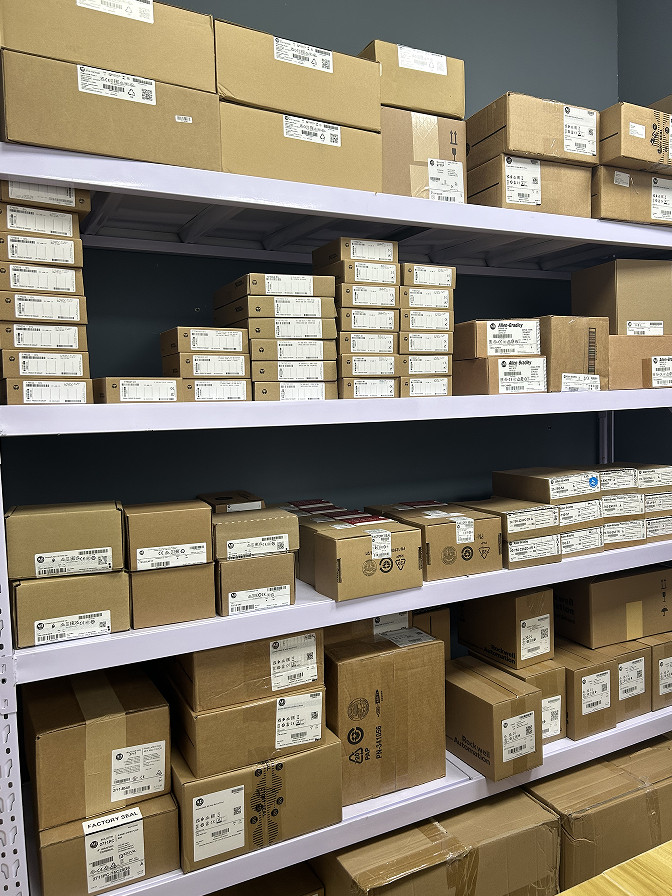 NEW Allen-Bradley 2094-BM03-S servo drive kinetix 6000 axis module 2094BM03S