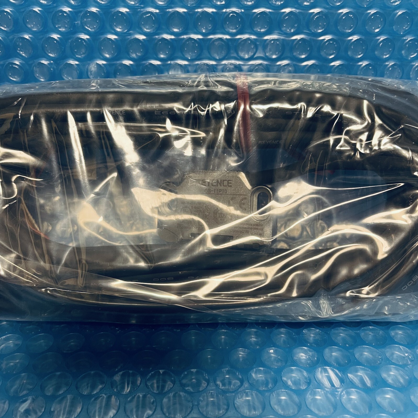 KEYENCE GS-11P10 Safety Door Sensor Non-contact Standard Type New In Box Japan