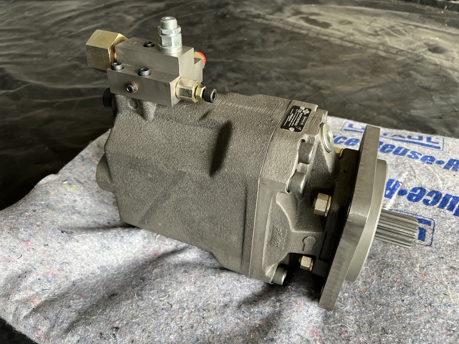 Heavy Motions Piston Pump HVDP219376426
