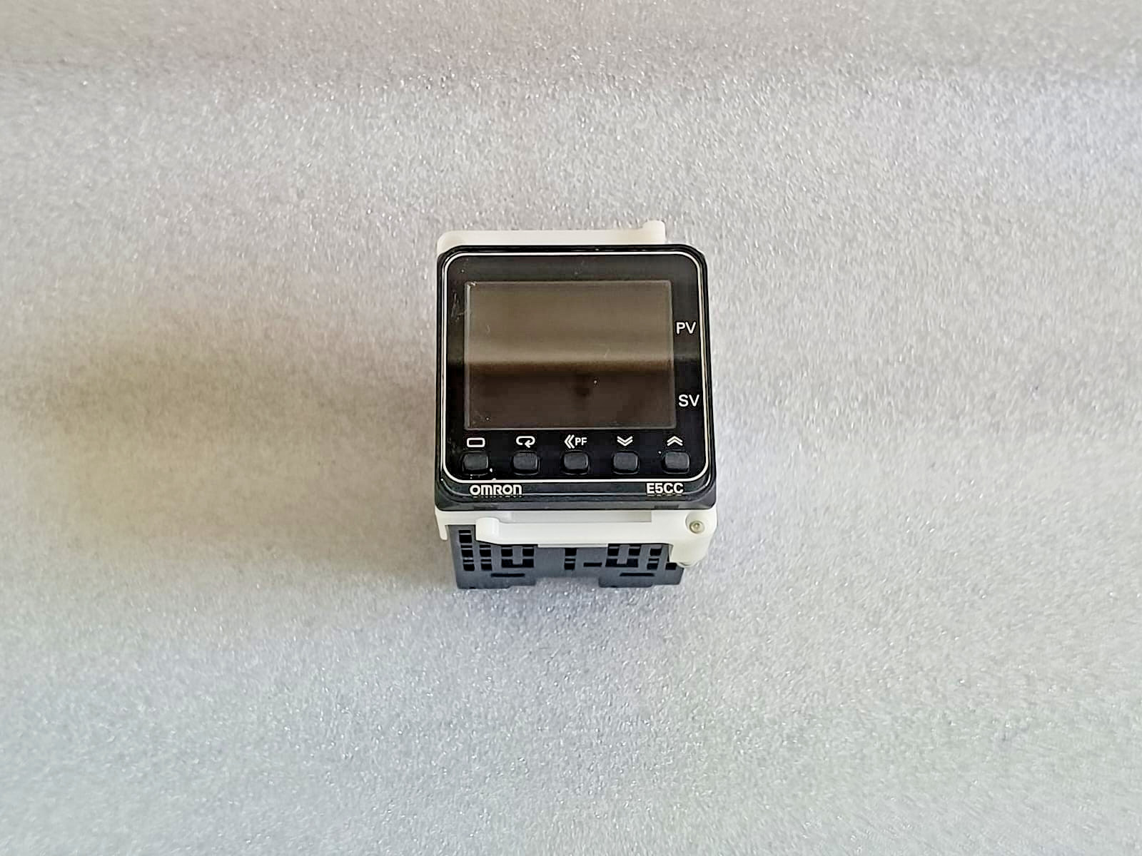 OMRON E5CC-QX2ASM-800 DIGITAL CONTROLLER