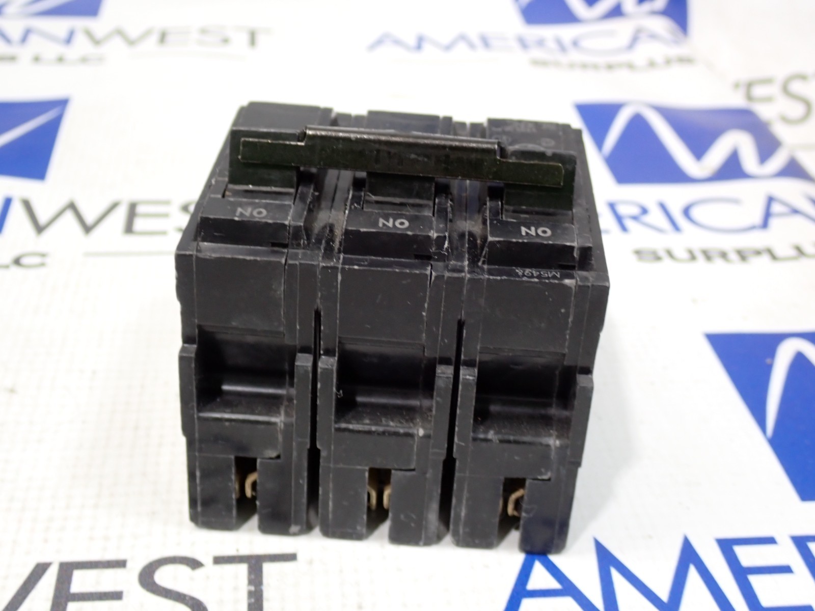GE General Electric THQL32015 15 amp 3 pole plug in breaker 240 volt THQL chip
