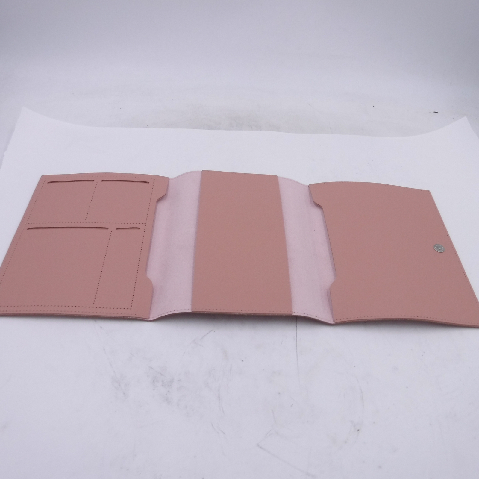 POKETO Leather Medium 9-1/2″ x 7″ Minimalist Folio V2 in Blush 6 Pocket Interior