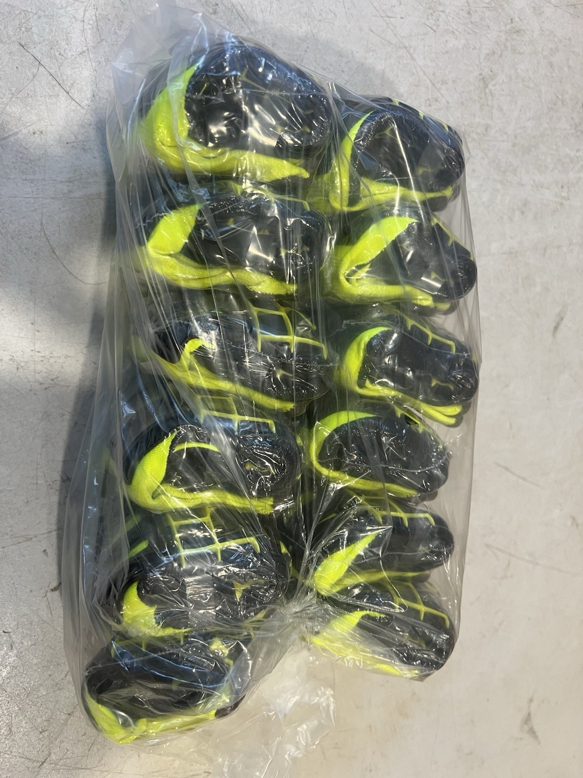 12 Pack HexArmor Helix 3006 TouchScreen Gloves – w/ ExoSkeleton. Size: 10/XL