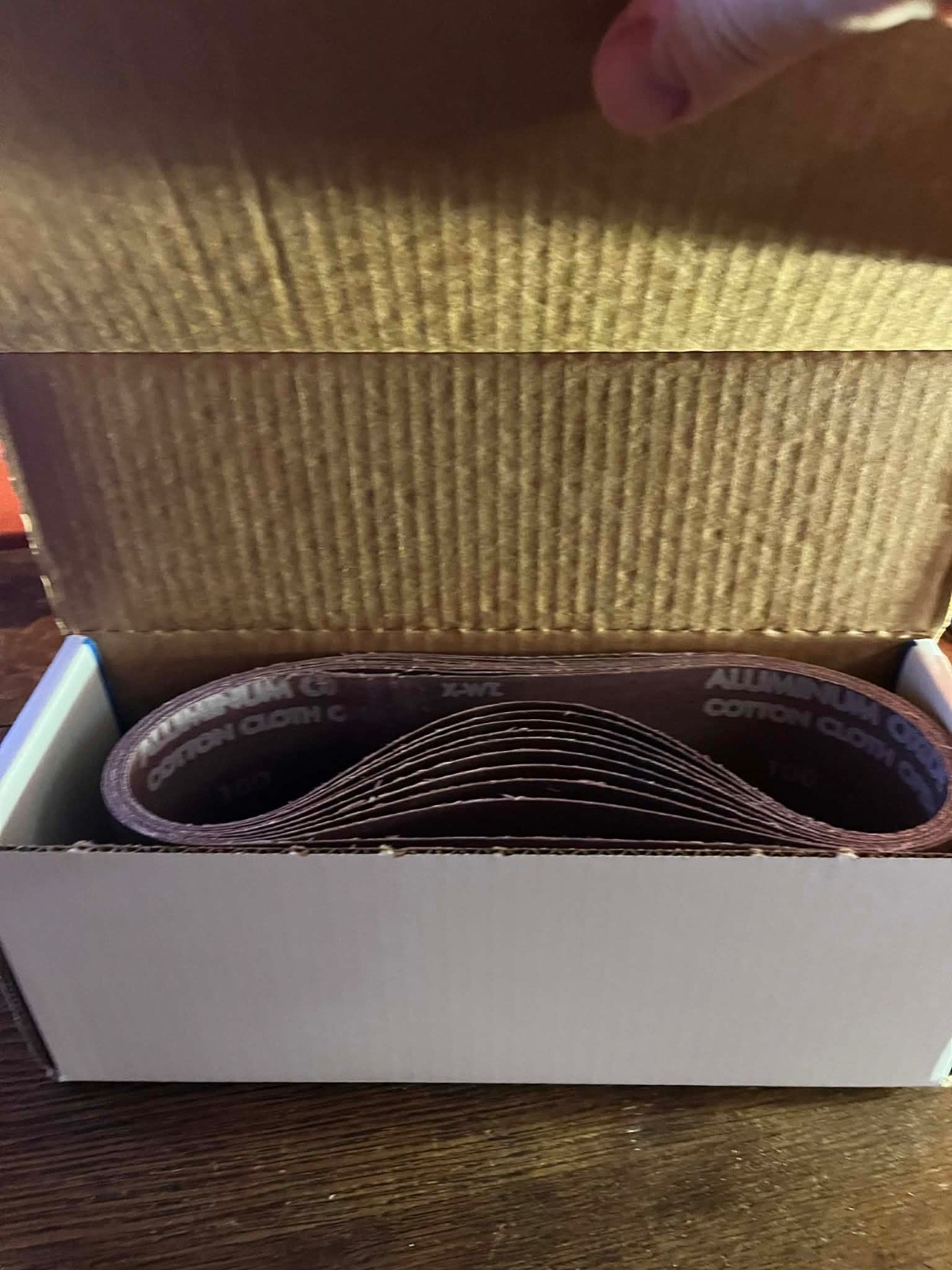 Box of (10) Norton 27943 100 Grit 4 x 24 Aluminum Oxide Sanding Belts