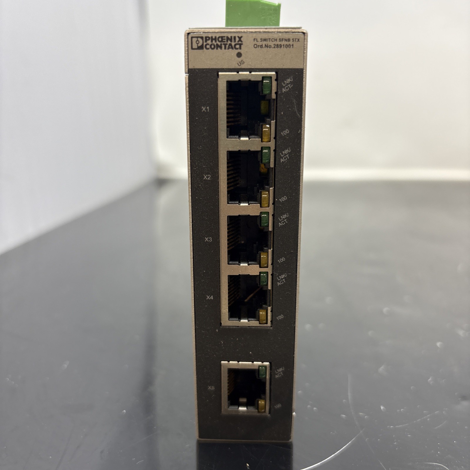 PHOENIX CONTACT FL SWITCH SFNB 5TX ETHERNET SWITCH
