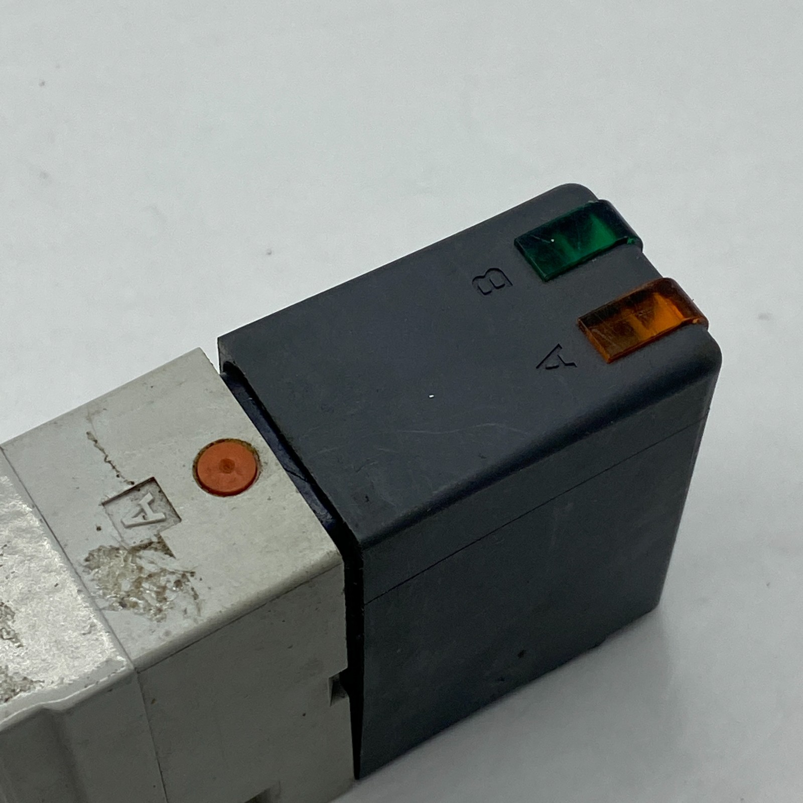 SMC VQ4201-51 Solenoid Valve 5 Port Plug-in Type 0.15-1.0MPa 24VDC