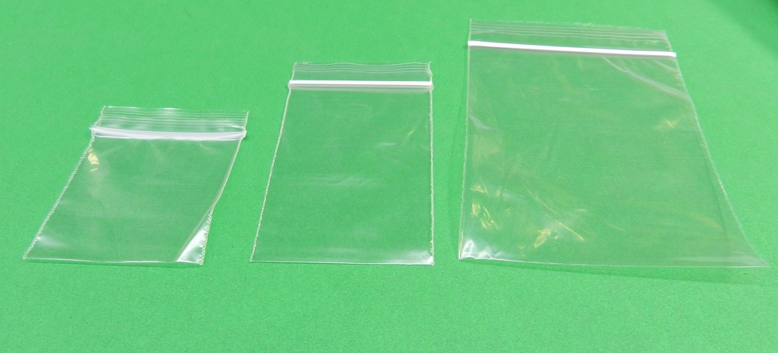 300 Zippit Bags Assorted Reloc Baggies Sizes 2×2 2×3 3×4 Clear 2mil Reclosable