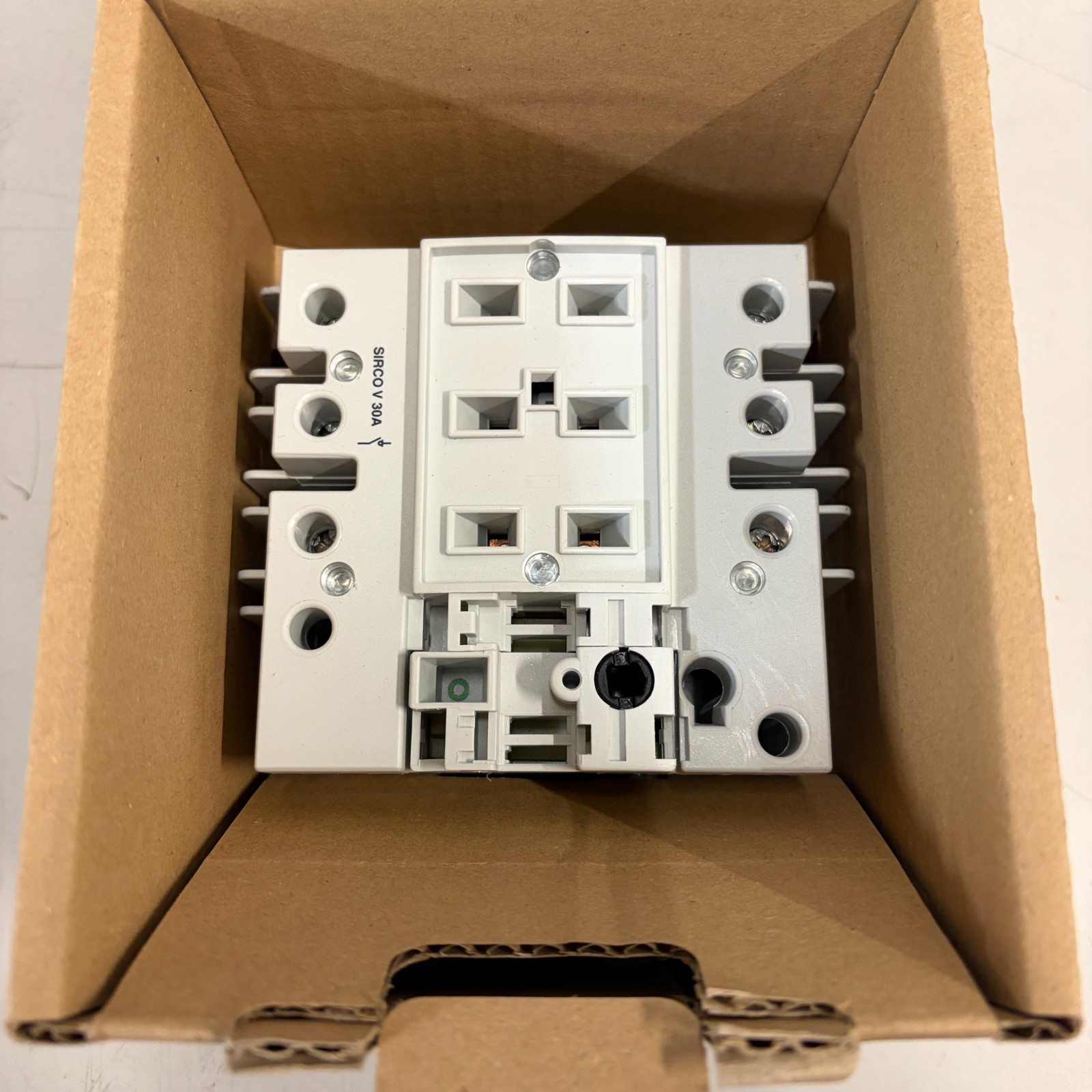 Socomec 2700-3003, SIRCO V 3 POLE LOAD BREAK SWITCH 600VAC 30A 20HP