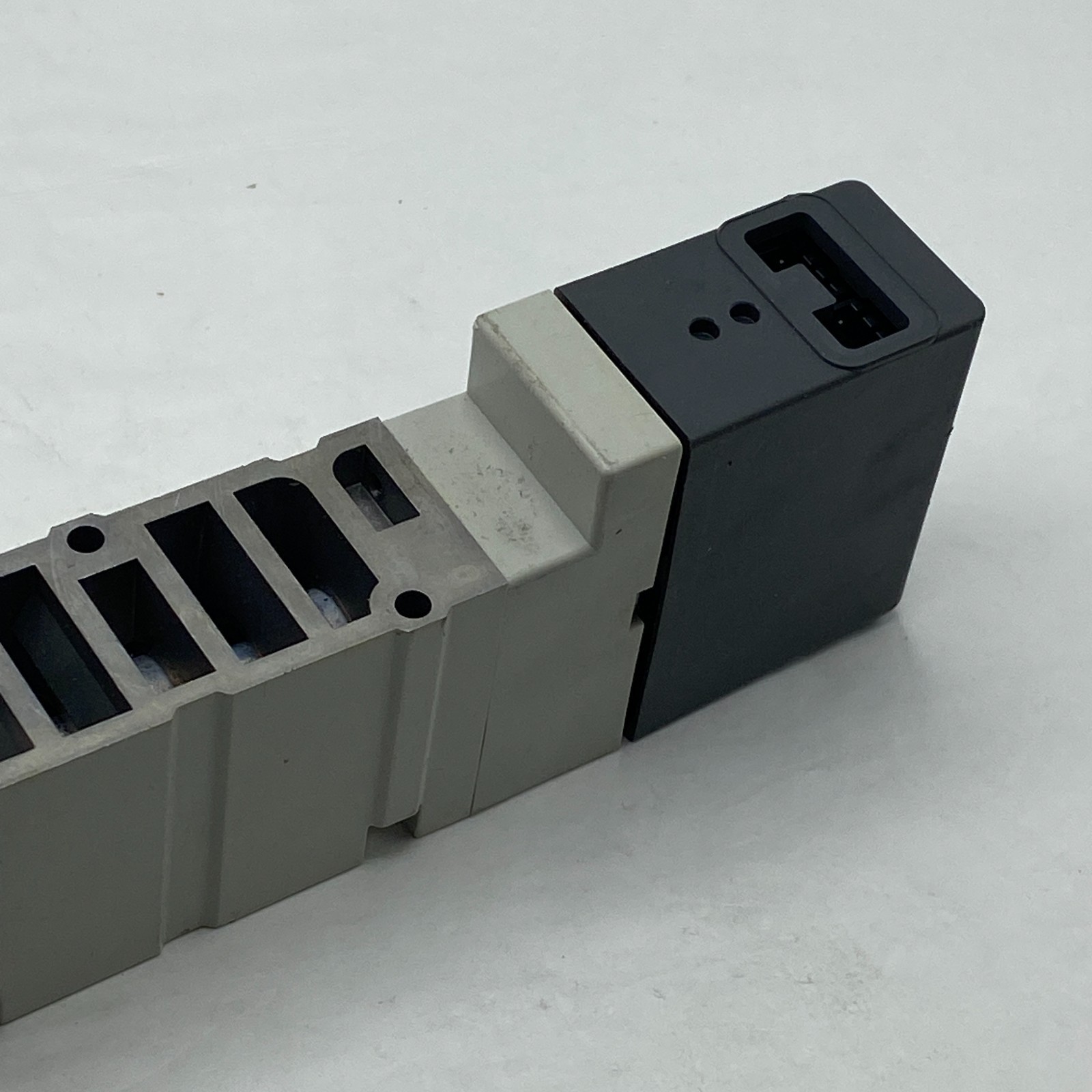 SMC VQ4201-51 Solenoid Valve 5 Port Plug-in Type 0.15-1.0MPa 24VDC