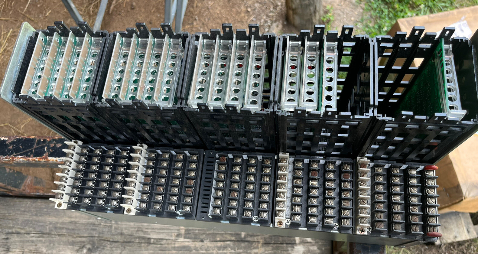 AMETEK PANALARM 24 VOLT CIRCUIT BOARD RACK CHASIS WITH CIRCUIT BOARDS 94RC05