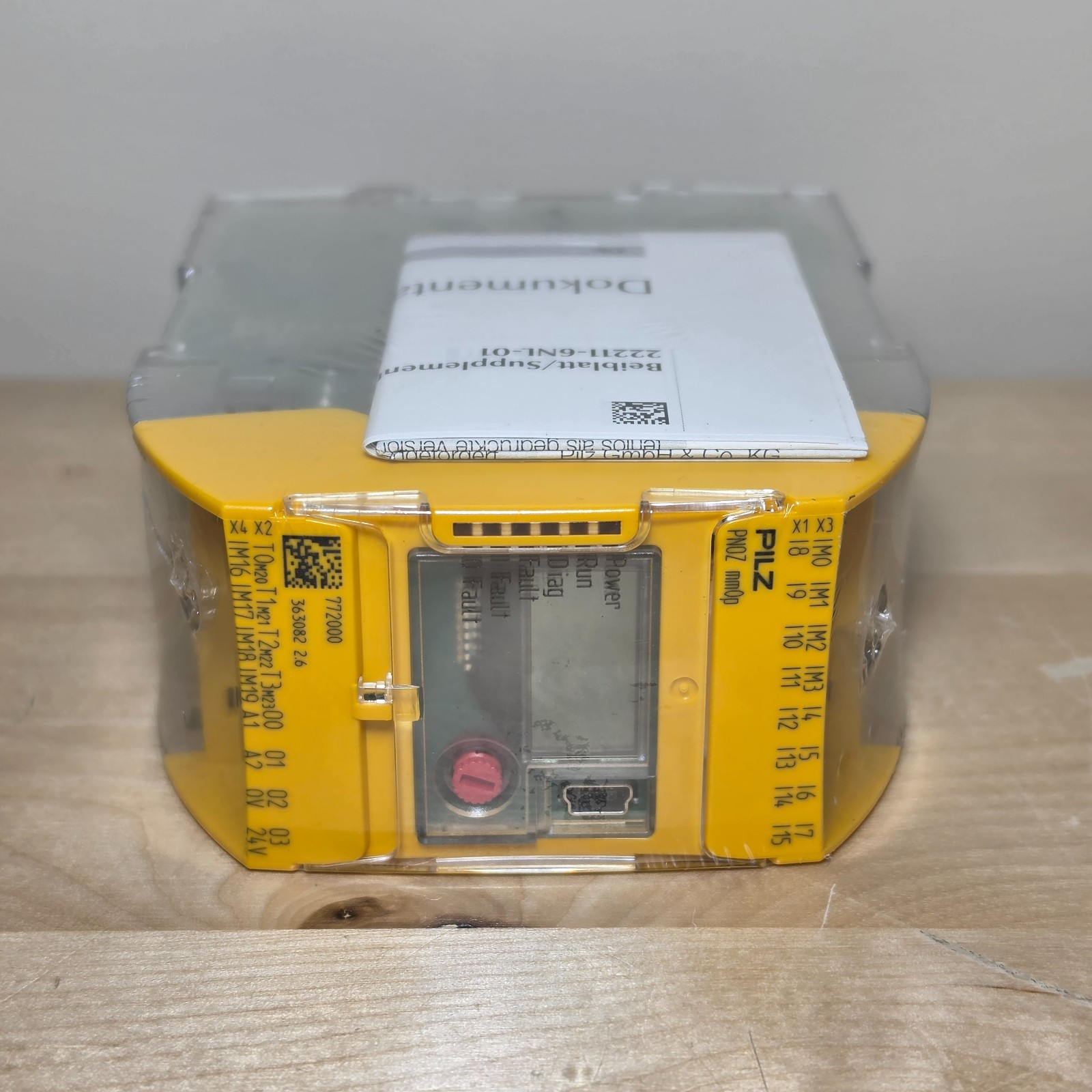 Pilz 772000 PNOZ mm0p 24VDC Safety Relay Controller PNOZmulti Mini Base Unit
