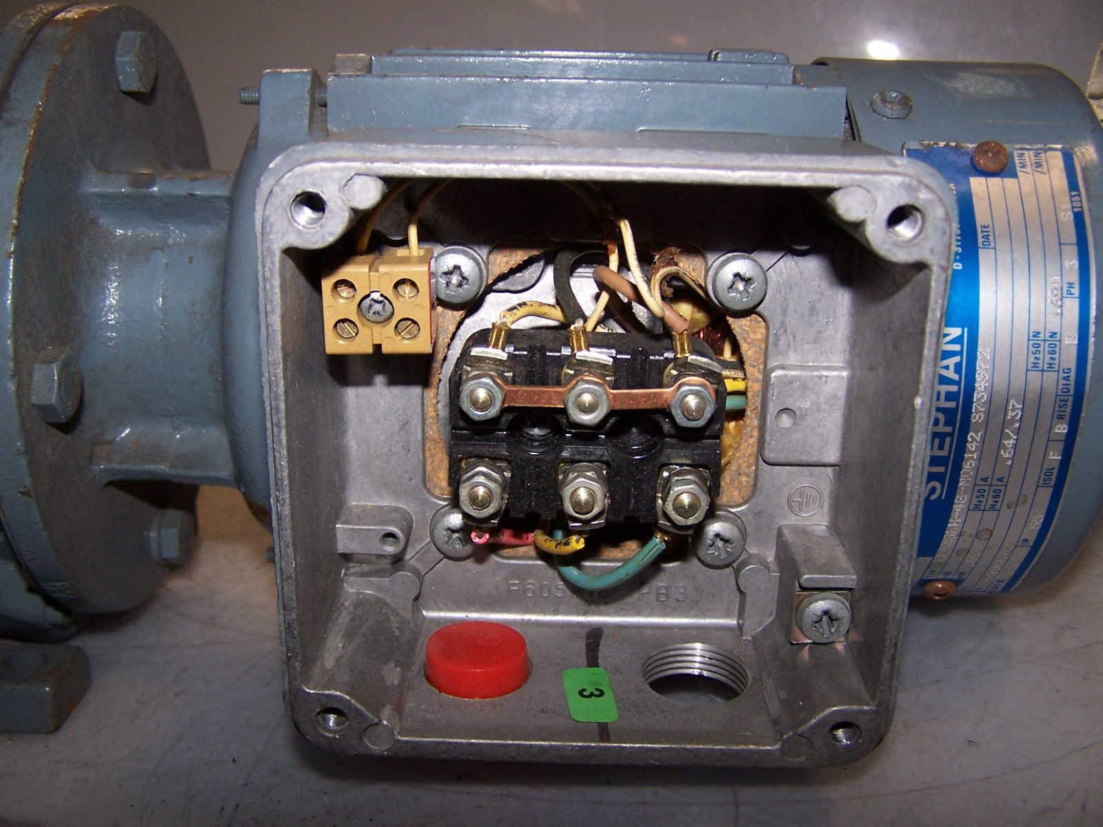 NEW STEPHAN .12 HP / .09 KW AC GEARMOTOR 220 / 380 VAC 1680 RPM 3 PHASE TYPE 7AM