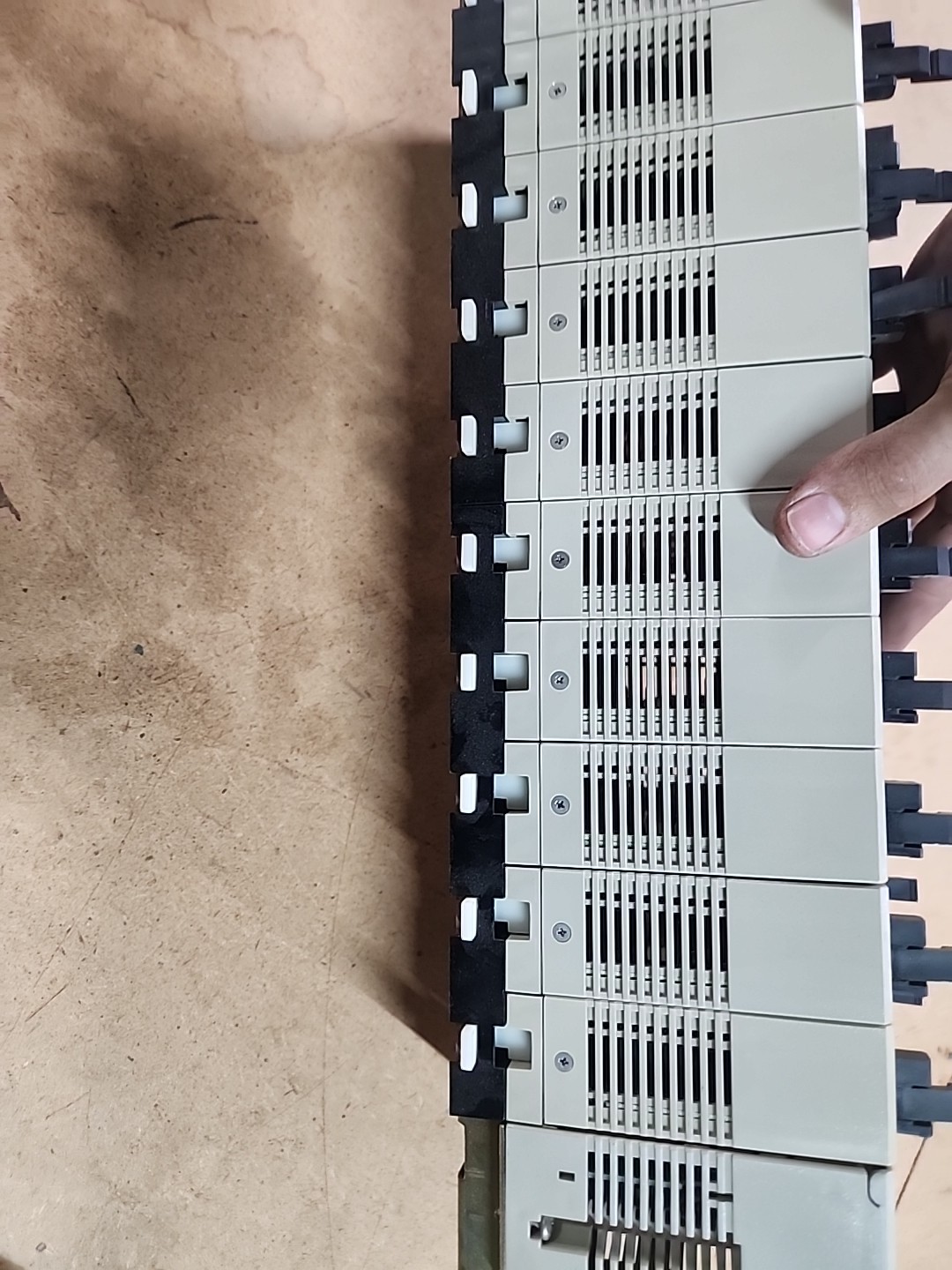 Omron C200HW-BI101-V1 PLC Module /w 10 Modules + psu PA204S OC225 OC224 IA122