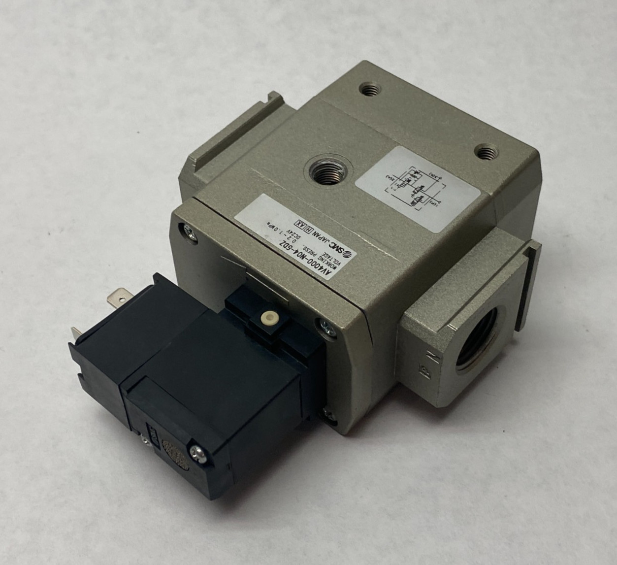 SMC AV4000-N04-5DZ Pneumatic Soft Start Up Valve 1/2″ NPT Ports