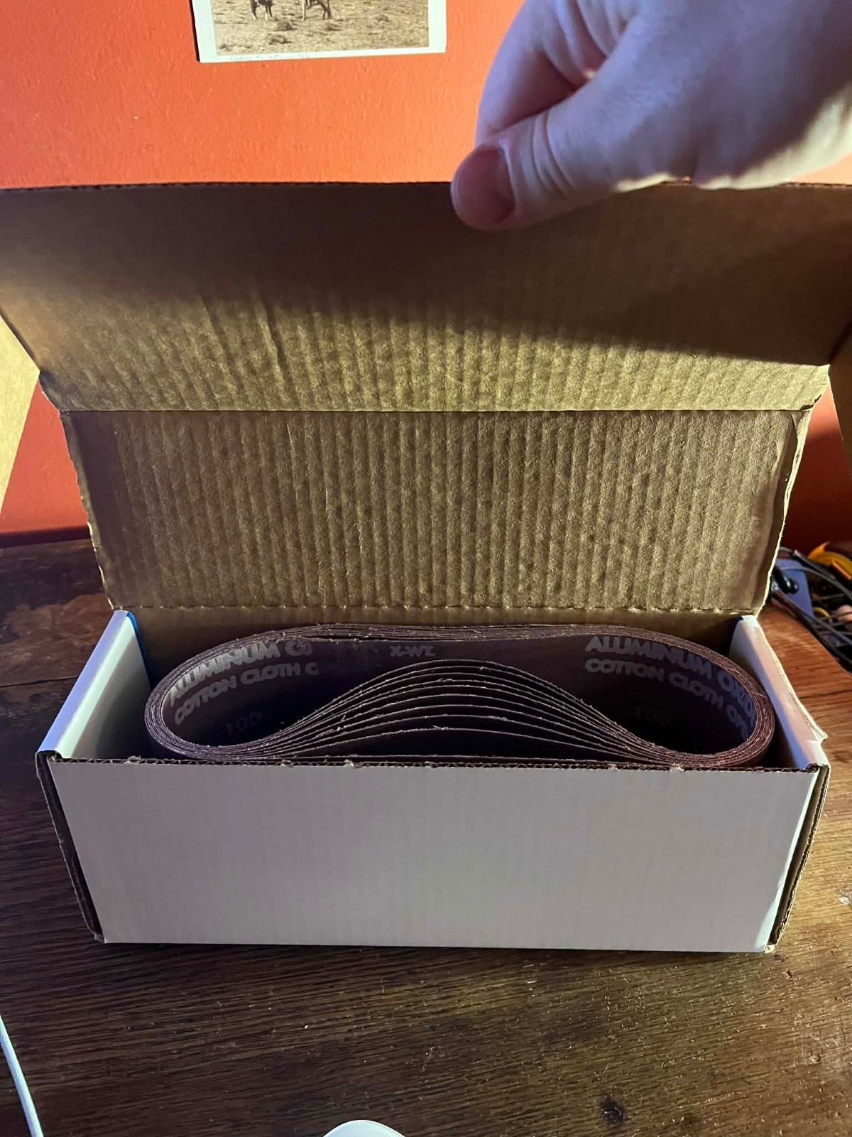 Box of (10) Norton 27943 100 Grit 4 x 24 Aluminum Oxide Sanding Belts