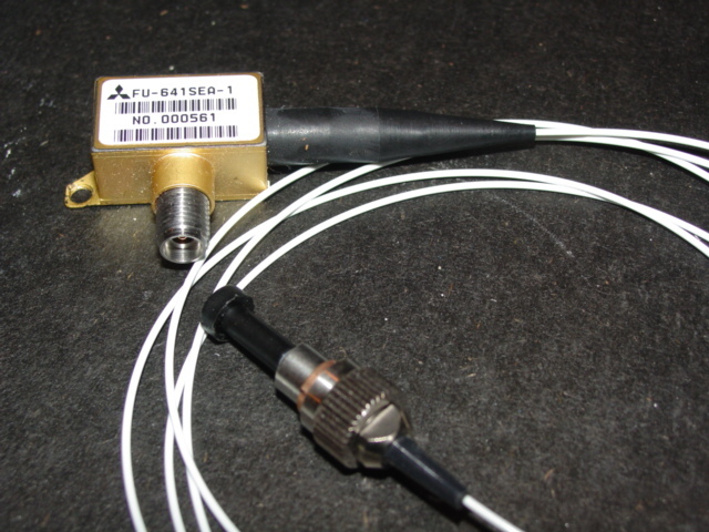 Modulator integrated DFB Laser Mitsubishi 10G approx 1mW DFB SMA Or SMB coaxial
