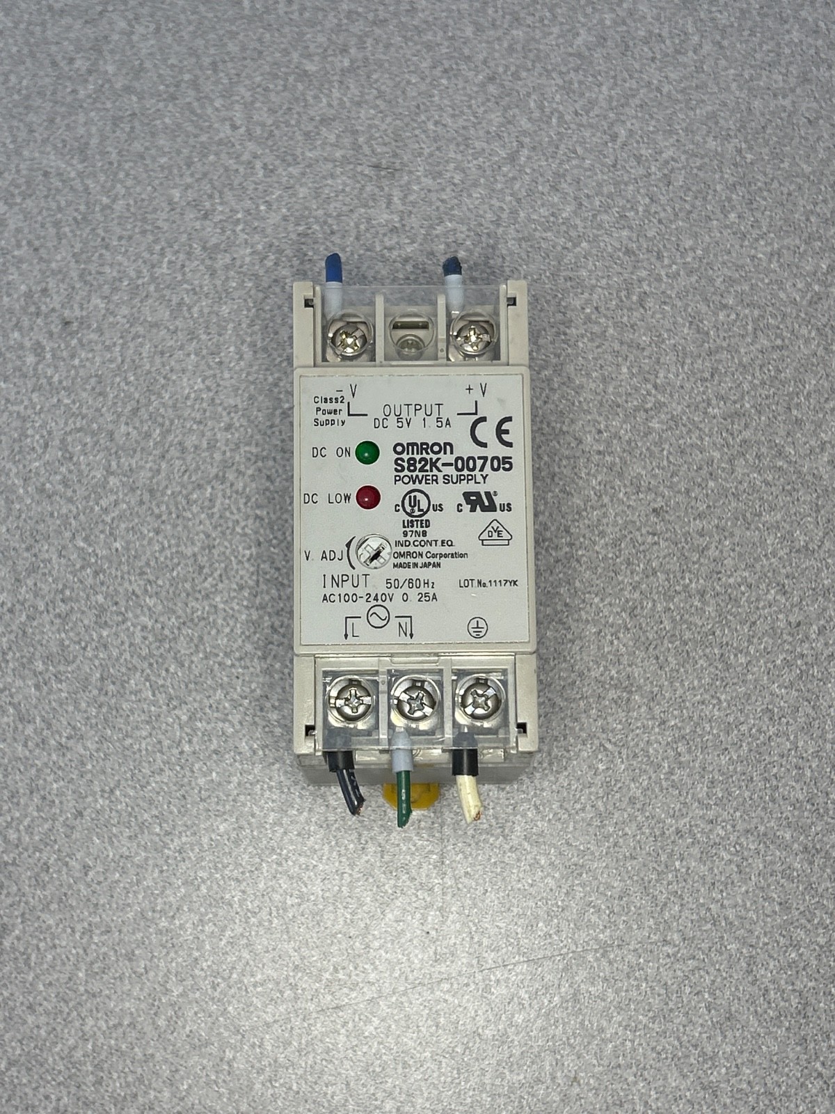 Omron S82K-00705 Output 5VDC 1.5A Input 100-240VAC 0.25A Switching Power Supply