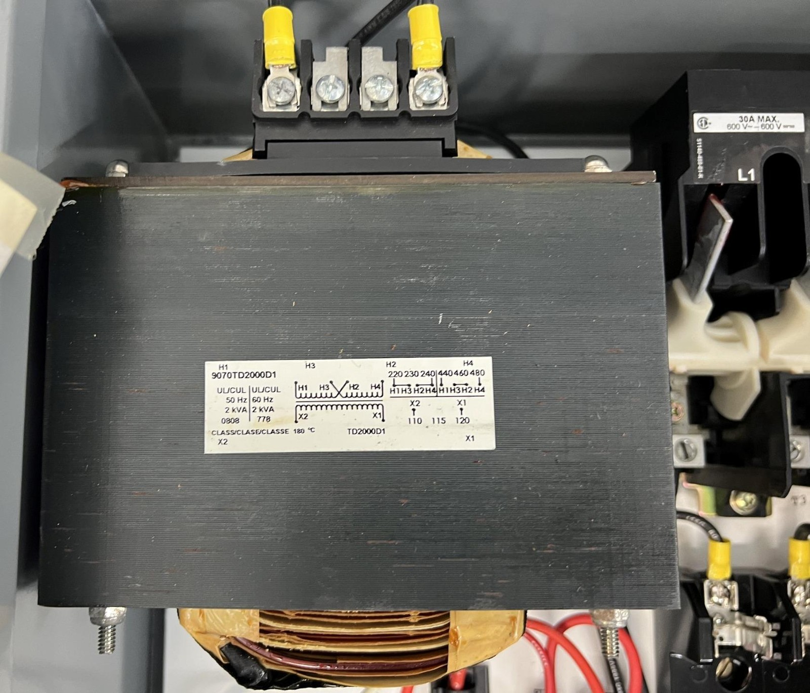 Square D SK2000A3, Transformer Disconnect With 2 KVA Transformer 9070TD2000D1