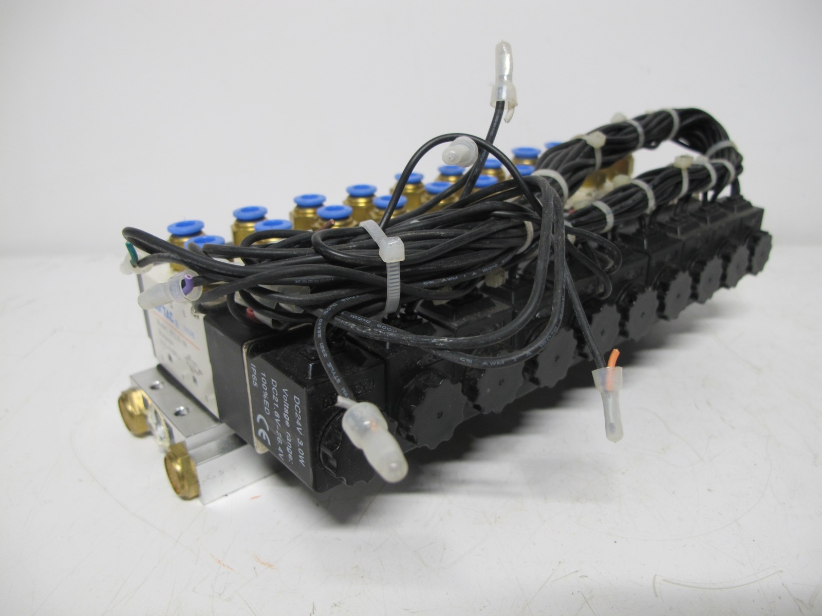 Lot of 10 AirTAC 4V210-08 Valve Solenoid Manifold Body 0.15 0.8 MPa 4V21008 24 V
