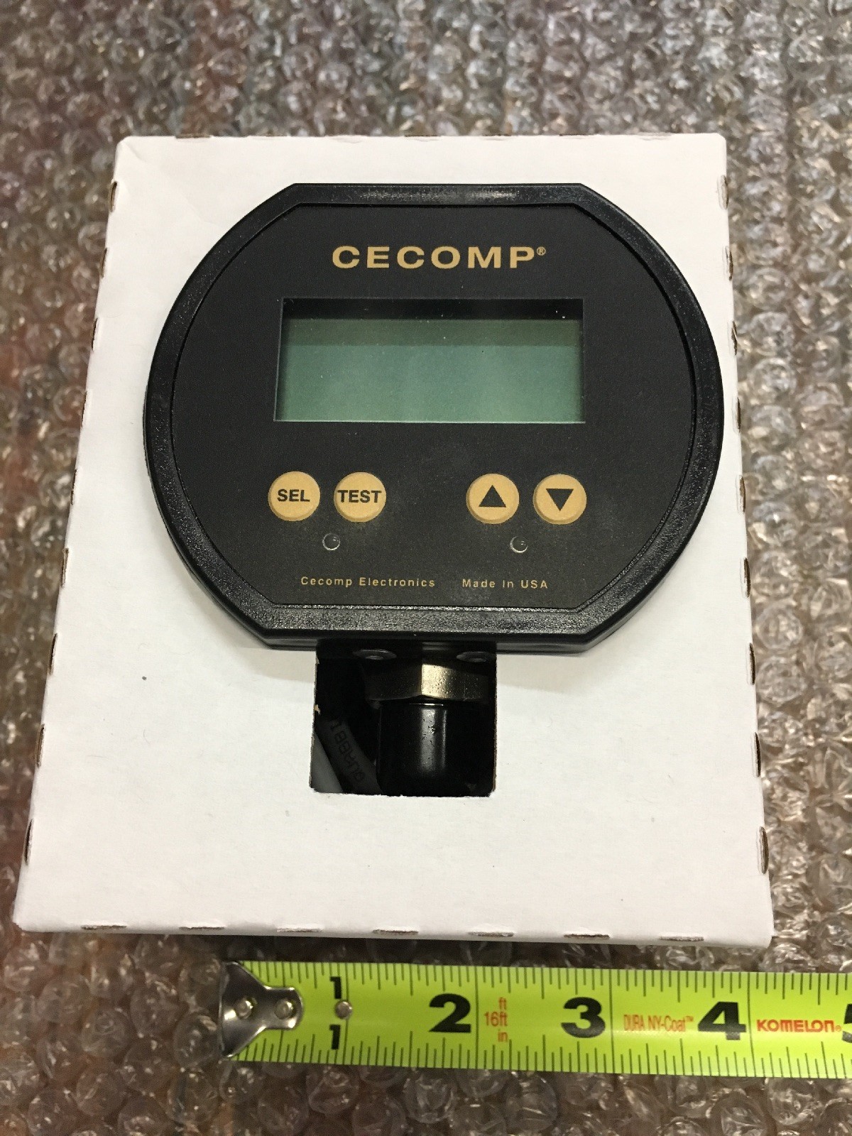 CECOMP Electronics Model F16DA400INH2OVAC 0-400.0 INH2OVAC Digital Pressure Gaug