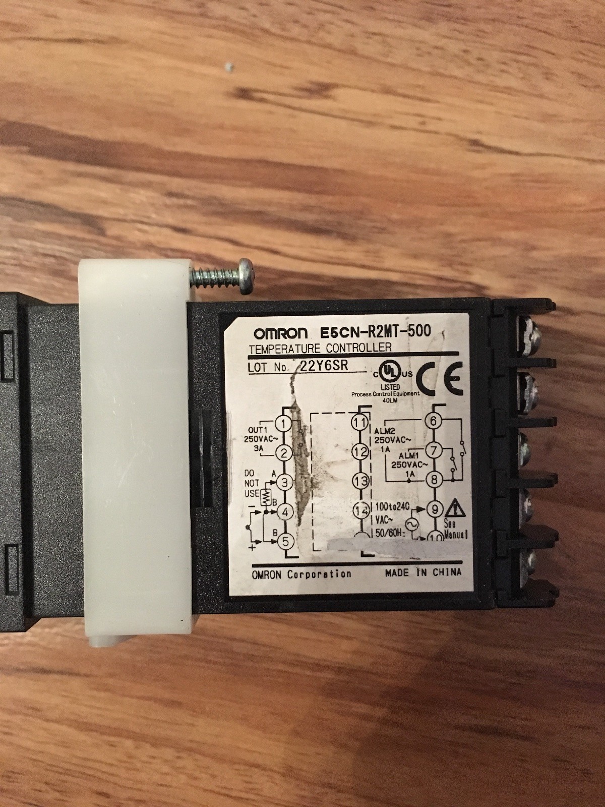 E5CN-R2MT-500 E5CNR2MT500 Omron temperature controller