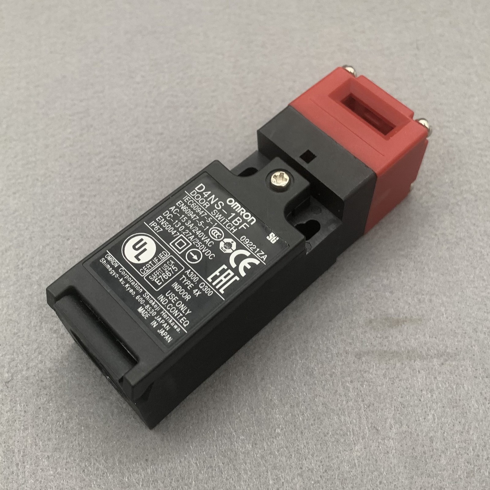 Omron Safety Door Switch D4NS-1BF D4NS1BF New In Box Free Ship US