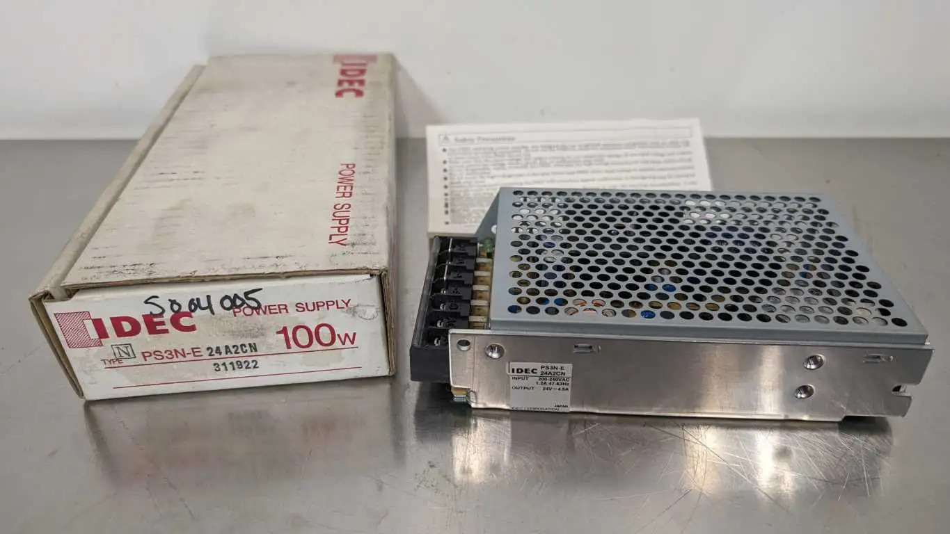 IDEC PS3N-E24A2CN Power Supply 200-240VAC 1.2A to 24VDC 4.5A 100W