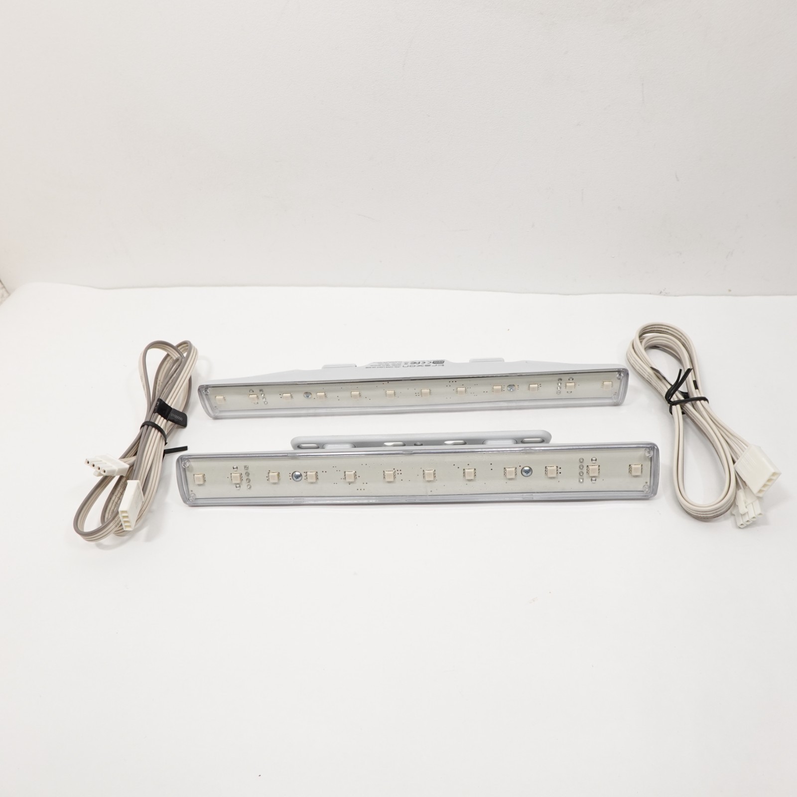 Traxon 1PXL Cove Light XR RGB LED Fixtures MB.CL.5010100 – Lot of 2 Used