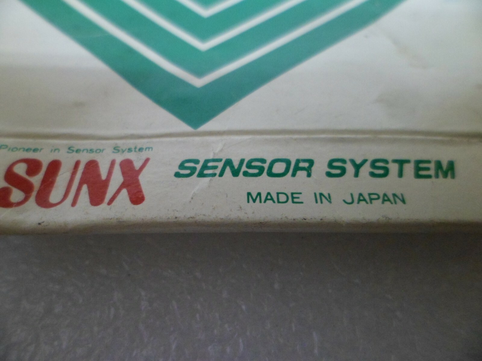 SUNX FD-G500 FIBER OPTIC SENSOR SYSTEM SWITCH N.O.S Free Ship in USA