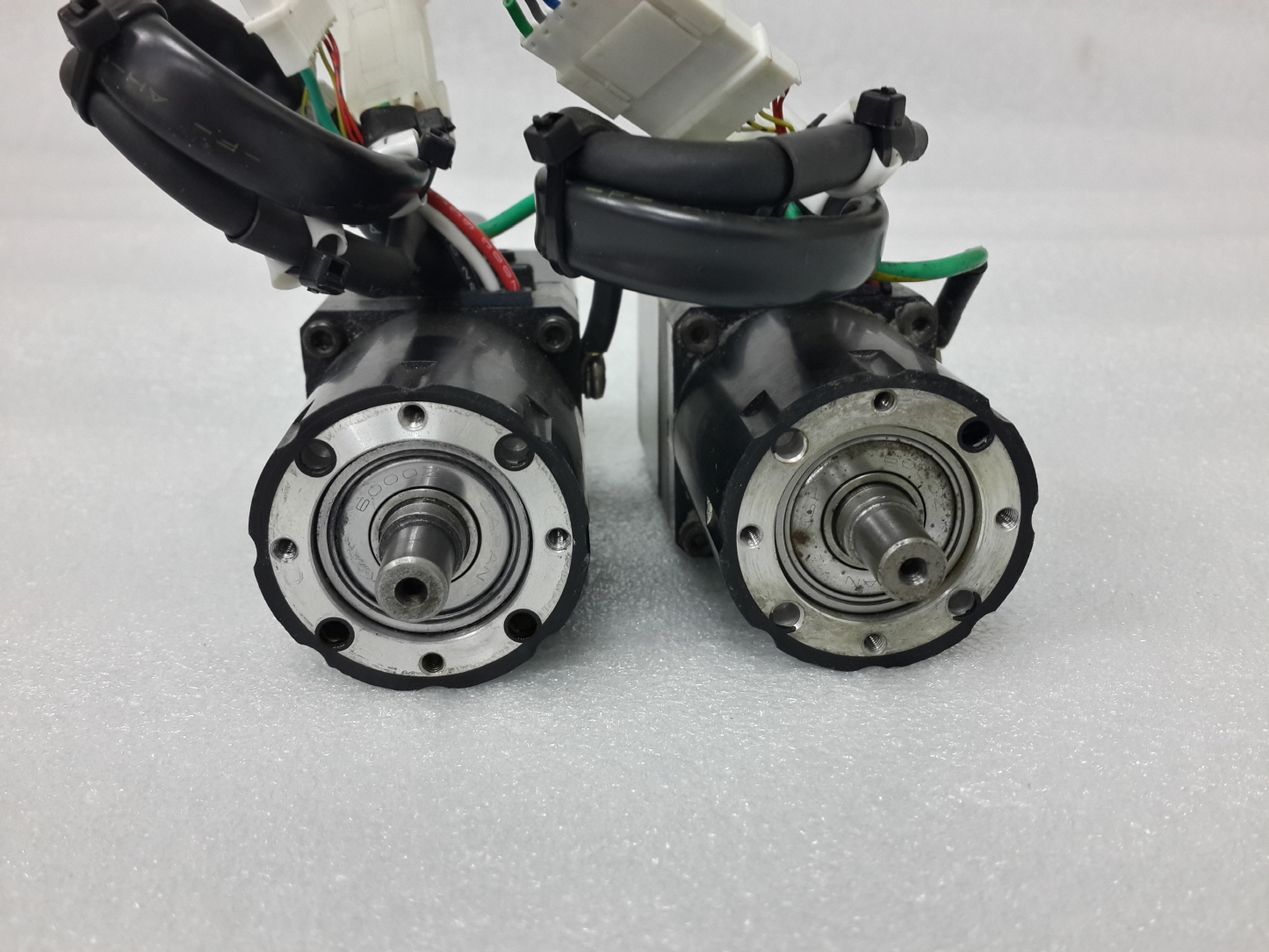 SHIBAURA AC SERVO MOTOR MC500NS 302SNN47 50W 3000rpm [2UNITS]